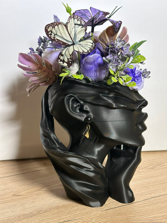 Black and Purple Dea Bendata Bouquet