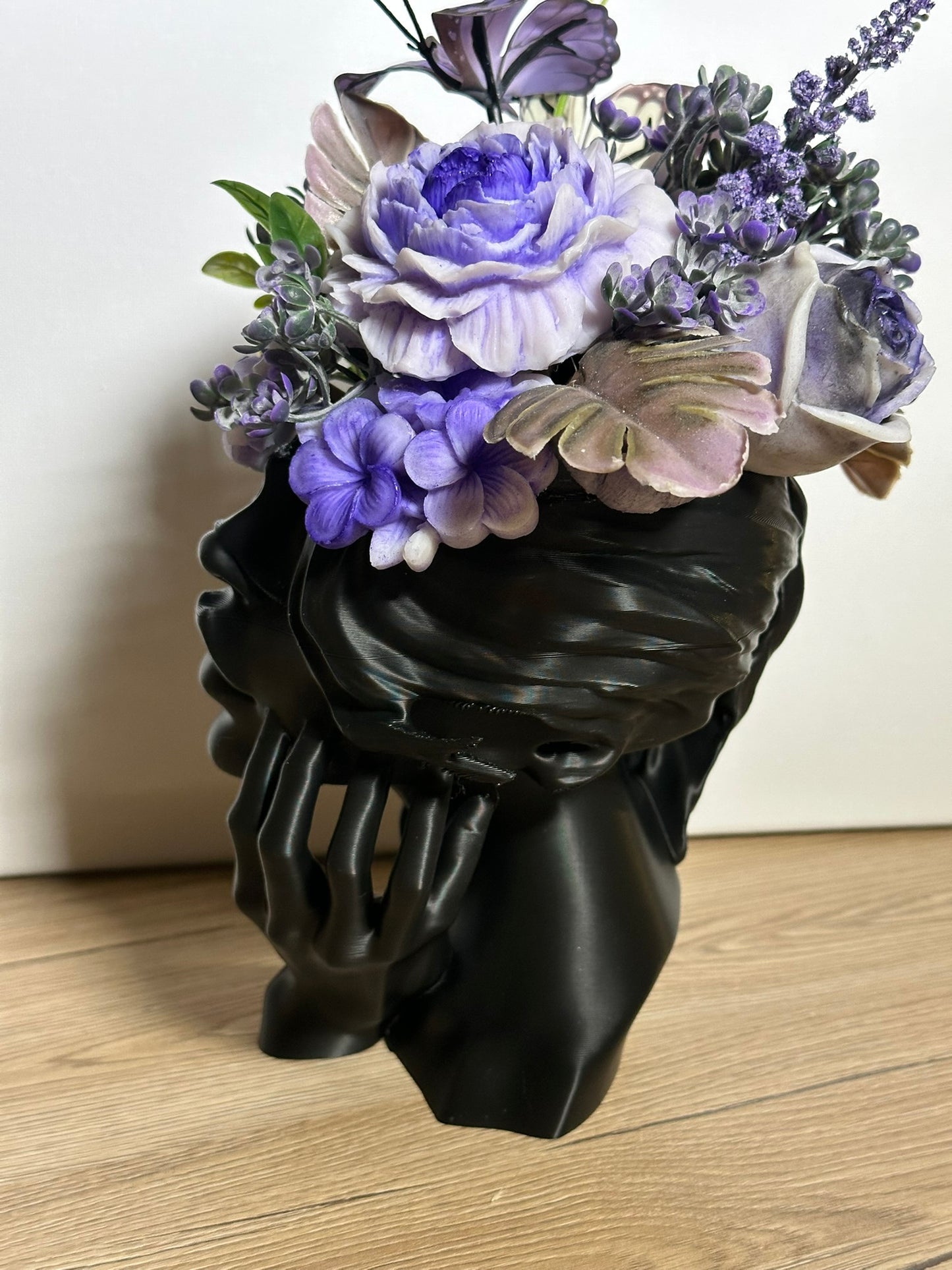 Black and Purple Dea Bendata Bouquet