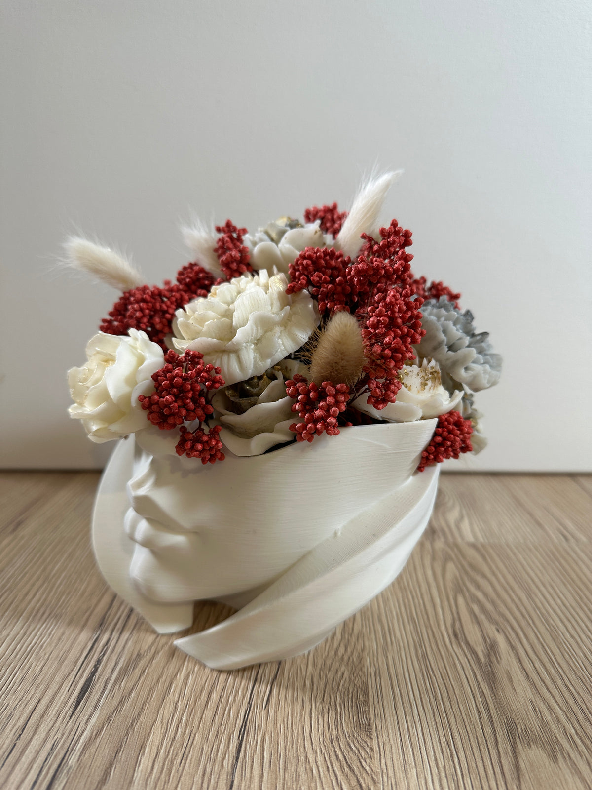 Nefertiti Bouquet Red and White