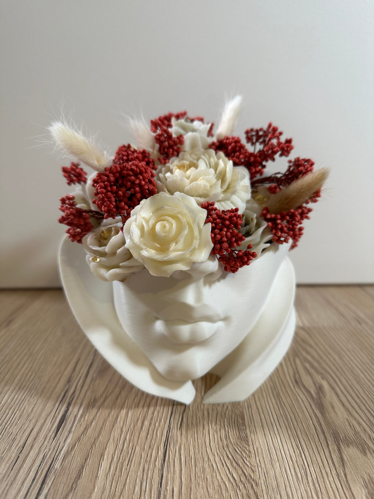 Nefertiti Bouquet Red and White