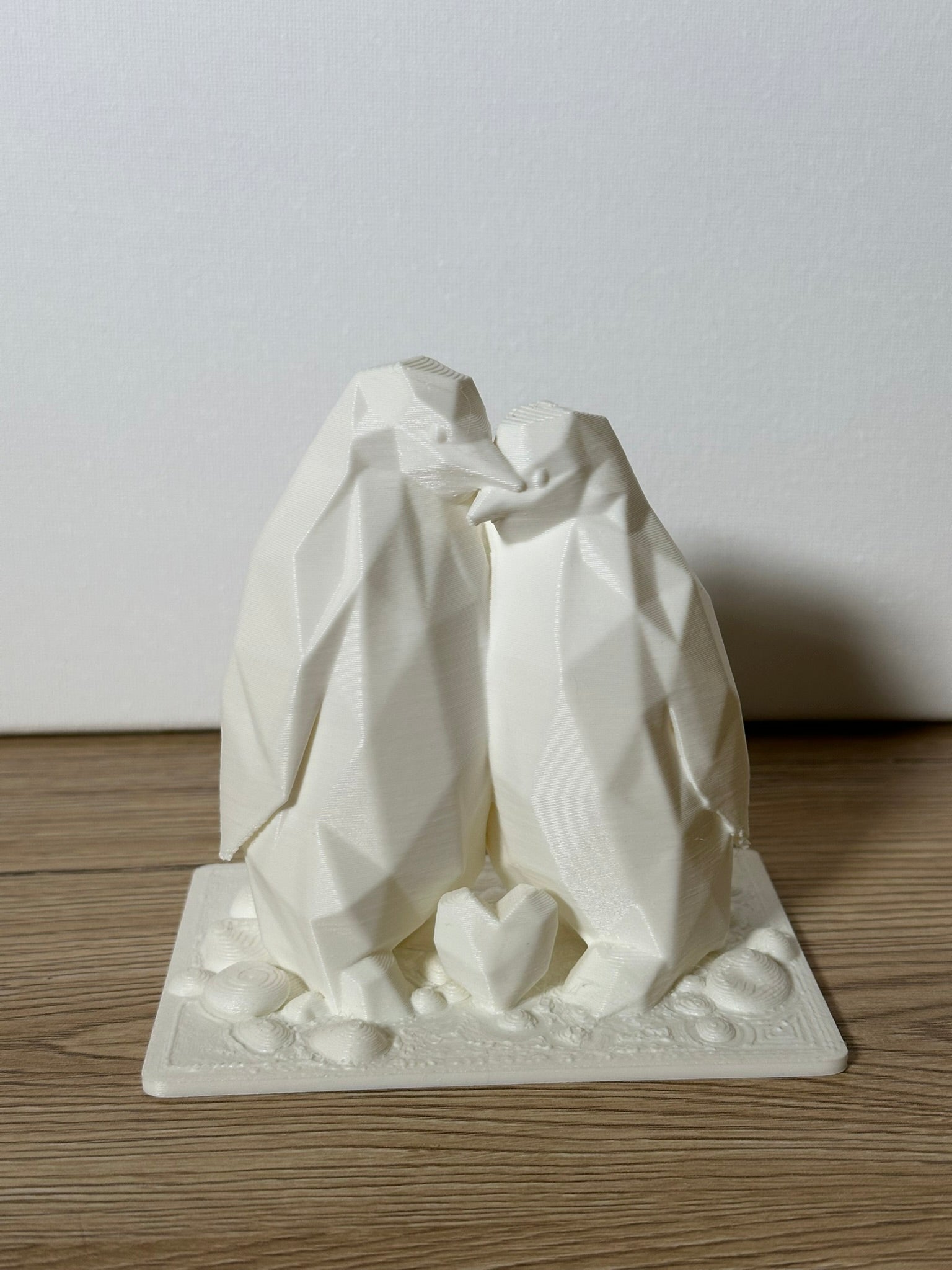 Scultura Pinguini Innamorati